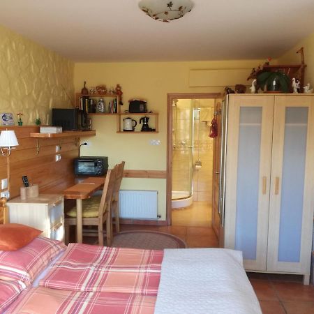 Virag Apartmanhaz Sopron Exterior foto
