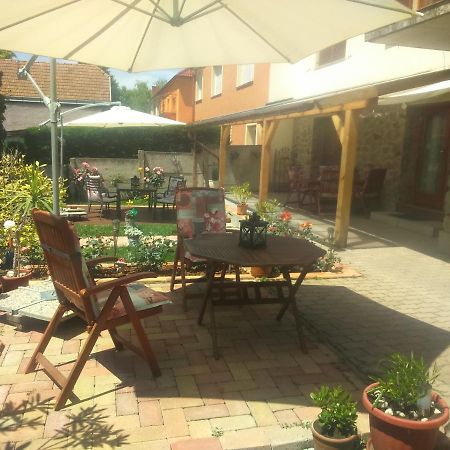 Virag Apartmanhaz Sopron Exterior foto