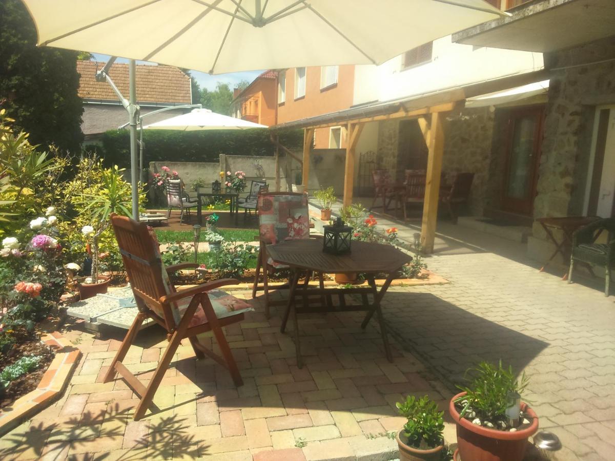 Virag Apartmanhaz Sopron Exterior foto